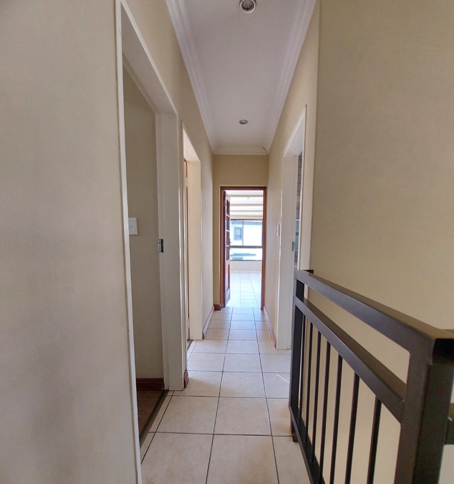 3 Bedroom Property for Sale in Gateway Manor North West